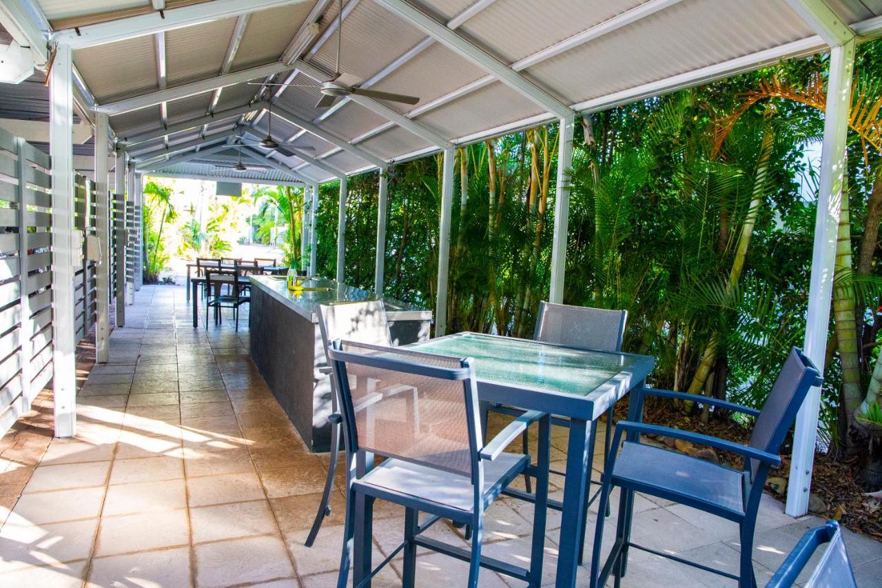 2 Bedroom Renovated Townhouse, Walk To Noosa River Нусавиль Экстерьер фото